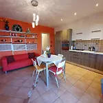 Casa Valenti برنزوني سول جاردا