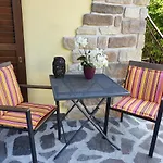 Casa Valenti برنزوني سول جاردا