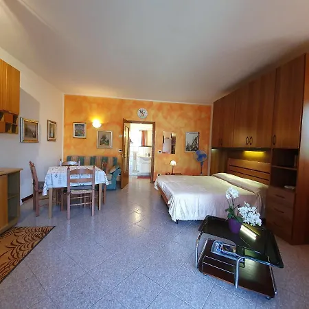 Casa Valenti ברנצונה סול גארדה